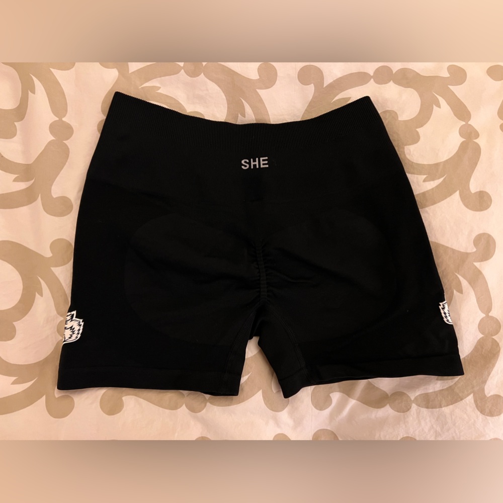 Darc Sport SHE Shorts Medium - Picture 2 of 5